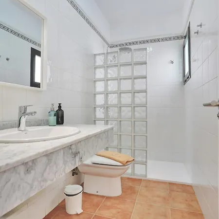 Villa Oliva, Private In *