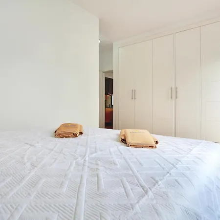 Villa Oliva, Private In